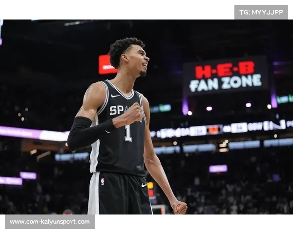 福克斯37分8助率马刺胜开拓者，残阵阵容显深度